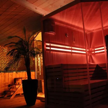 شاليه Wzgorze W Cieniu Lasu *