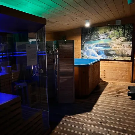 木屋 Wzgorze W Cieniu Lasu