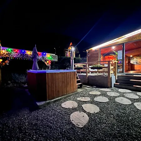 木屋 Wzgorze W Cieniu Lasu Lukowica