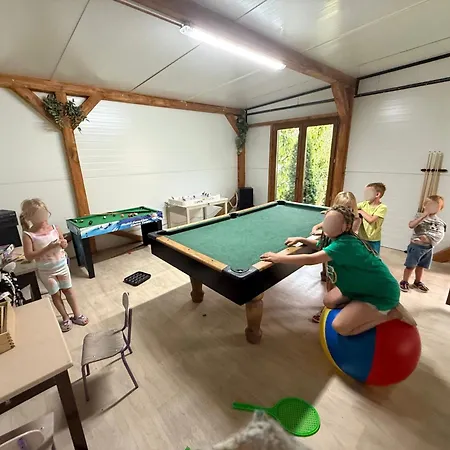 Wzgorze W Cieniu Lasu شاليه