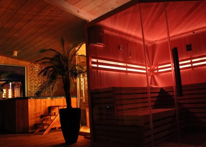 木屋 Wzgorze W Cieniu Lasu *