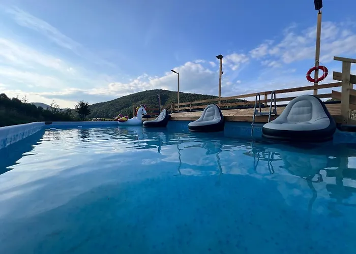 木屋 Wzgorze W Cieniu Lasu Lukowica