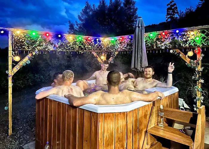 木屋 Wzgorze W Cieniu Lasu *